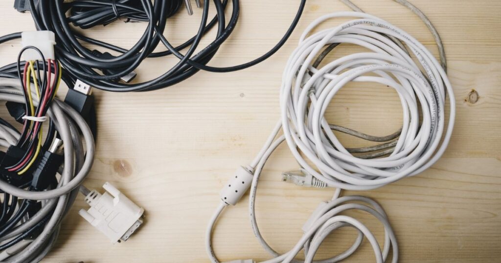 ネズミがケーブルをかじる理由